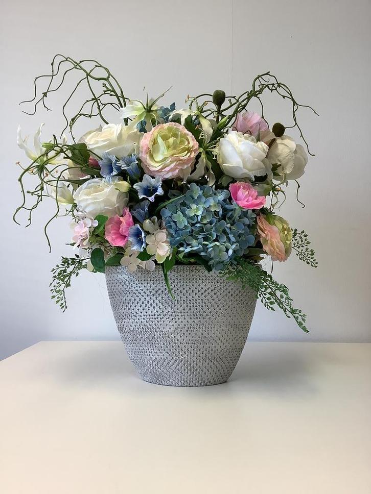 Super vol blauw roze hortensia stuk in stenen pot 60 hoog, Huis en Inrichting, Woonaccessoires | Kunstplanten en Kunstbloemen