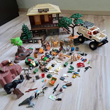 Playmobil Safari / Dierenopvang, gebouw, jeep en veel dieren beschikbaar voor biedingen
