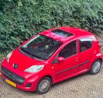 Peugeot 107 1.0 12V 5DR 2010 Rood, Auto's, Zwart, 4 stoelen, 68 pk, Origineel Nederlands