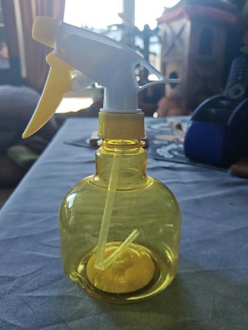 Vrolijke Plantenspuiter beschikbaar voor biedingen