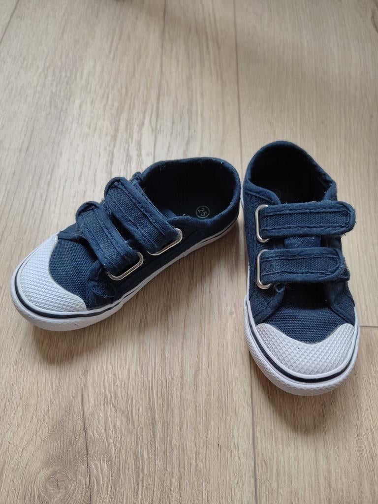 Gymschoenen maat 25, Kinderen en Baby's, Kinderkleding | Schoenen en Sokken, Ophalen of Verzenden, Zo goed als nieuw, Jongen of Meisje