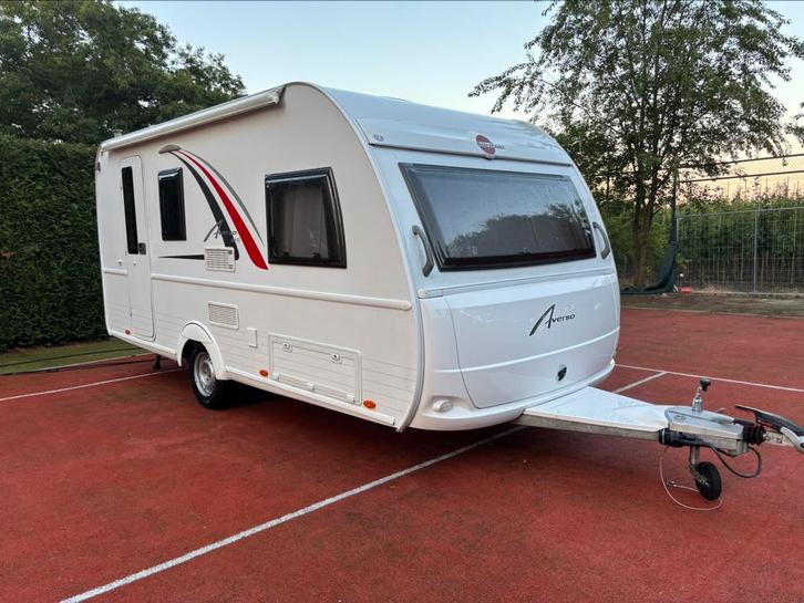 Buerstner Averso 430TS, Caravans en Kamperen, Caravans, Particulier, tot en met 4, Treinzit, Bürstner, Vast bed, 4 tot 5 meter