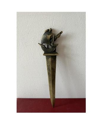 Georges Garreau bronzen briefopener beschikbaar voor biedingen