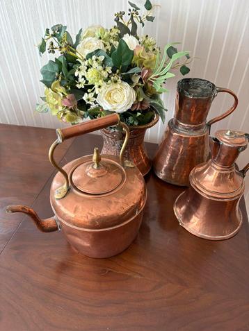 Koperen trio ketel en kannen beschikbaar voor biedingen
