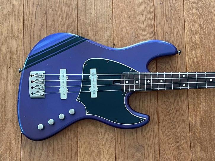 De Gier Bebop 'Plum Crazy' 2024, Muziek en Instrumenten, Snaarinstrumenten | Gitaren | Bas, Zo goed als nieuw, Elektrisch, Ophalen of Verzenden