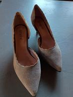 Pumps,suède mt 37, Ophalen of Verzenden, Zo goed als nieuw