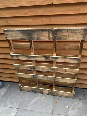 Gratis pallet beschikbaar voor biedingen
