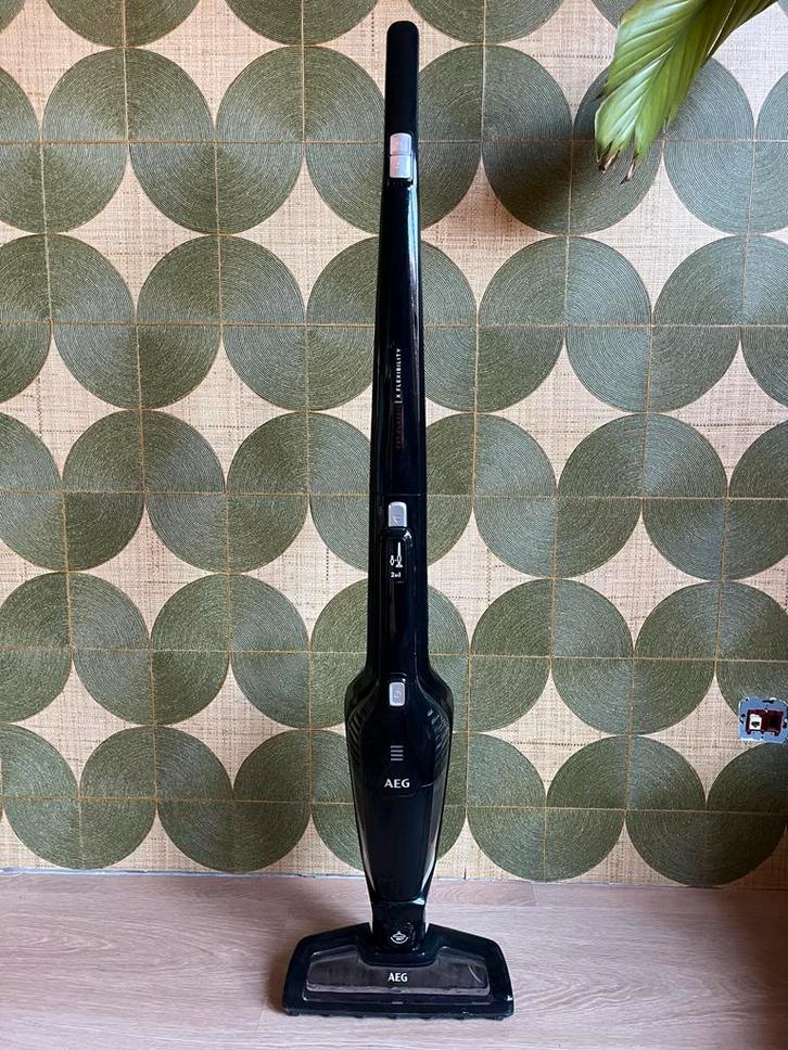 AEG CX7-2-45MÖ Draadloze Steelstofzuiger 2-in-1, Witgoed en Apparatuur, Stofzuigers, Nieuw, Stofzuiger, Minder dan 1200 watt, Reservoir