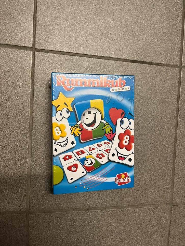Rummikub junior, Hobby en Vrije tijd, Gezelschapsspellen | Bordspellen, Nieuw, Een of twee spelers, Drie of vier spelers, Vijf spelers of meer