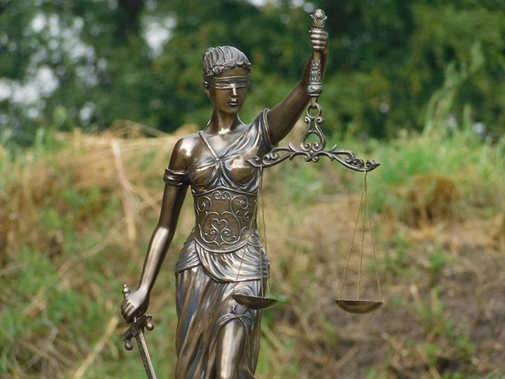 Groot beeld van Vrouwe Justitia, brons-look, heel mooi!, Verzamelen, Beelden en Beeldjes, Zo goed als nieuw, Mens, Ophalen of Verzenden