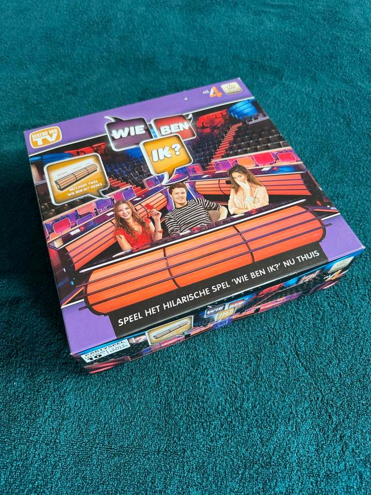 Wie ben ik? - RTL4 Beker Editie, Hobby en Vrije tijd, Gezelschapsspellen | Bordspellen, Zo goed als nieuw, Drie of vier spelers
