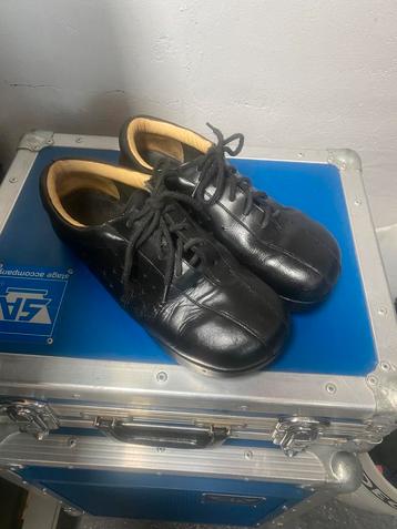 Roots schoenen beschikbaar voor biedingen