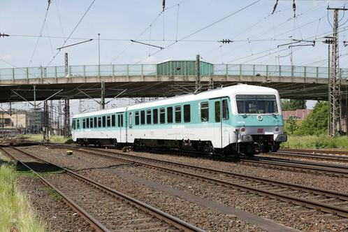 MARKLIN 3676 Duitse diesel trein 2 delig serie 628.2 DB =DIG, Hobby en Vrije tijd, Modeltreinen | H0, Zo goed als nieuw, Locomotief