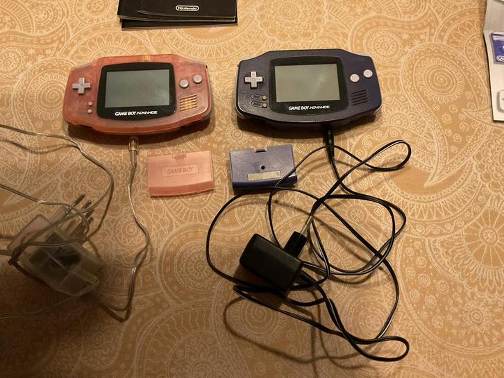 2x Gameboy Advance incl dozen+accessoires (1 defect scherm), Spelcomputers en Games, Spelcomputers | Nintendo Game Boy, Gebruikt