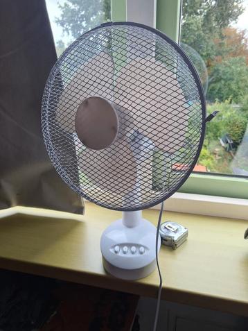 Tafelventilator - Wit beschikbaar voor biedingen