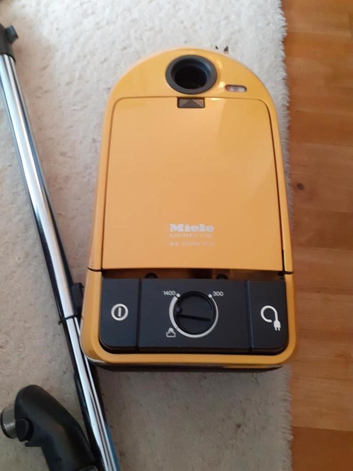 Miele stofzuiger 1400 watt, Witgoed en Apparatuur, Stofzuigers, Zo goed als nieuw, Ophalen
