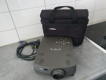 Beamer merk ASK C90 compleet met boejes, kabels en transport beschikbaar voor biedingen