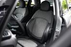 MINI Hatchback One Classic Automaat / Sportstoelen / LED / N, Auto's, Mini, Gebruikt, Met garantie (alle), 1210 kg, Leder en Stof