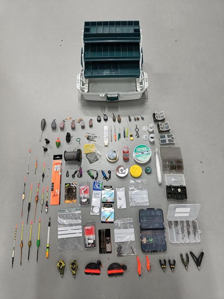 Mooie Albatros viskoffer vol met merk visspullen meest nieuw, Watersport en Boten, Hengelsport | Algemeen, Zo goed als nieuw, Koffer of Tas