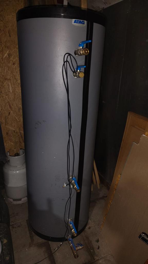 Voorraad vat buffer vat boiler 250/300 liter, Doe-het-zelf en Verbouw, Geisers en Boilers, Boiler, 100 liter of meer, Minder dan 3 jaar oud