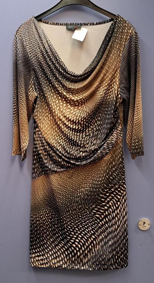 Suzy Q jurk waterval halsje in bruin tinten geprint L 42612, Kleding | Dames, Jurken, Zo goed als nieuw, Maat 42/44 (L), Bruin