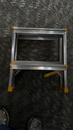 Handig opstap trapje - Lichtgewicht & Compact, Doe-het-zelf en Verbouw, Ladders en Trappen, Gebruikt, Trap, Ophalen of Verzenden