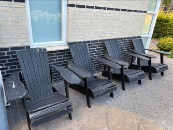 Zwarte houten beach chairs beschikbaar voor biedingen