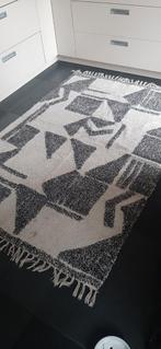 Sissyboy vloerkleed, Ophalen, Gebruikt, 100 tot 150 cm, Wit