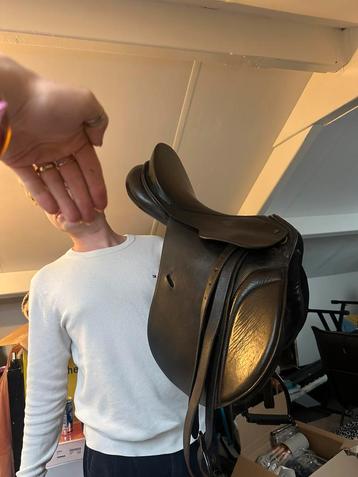 Veelzijdigheidszadel 18 inch / 34 beschikbaar voor biedingen