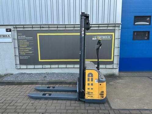 VS-22100 Elektrische compacte stapelaar 3.000mm Weinig uren, Zakelijke goederen, Machines en Bouw | Heftrucks en Intern transport