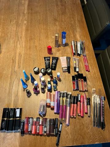 Partij make up beschikbaar voor biedingen