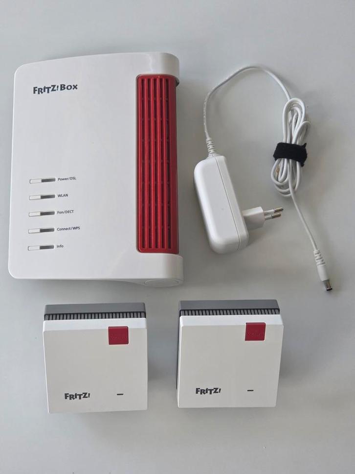 FRITZ!Box 7530 router mesh set met 2x FRITZ!Repeater 1200, Computers en Software, Routers en Modems, Zo goed als nieuw, Ophalen of Verzenden