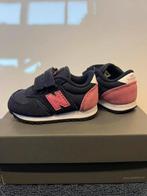 NIEUW! NEW BALANCE baby sneakers maat 17 navy roze €28,99, Schoenen, Nieuw, Meisje, Ophalen of Verzenden