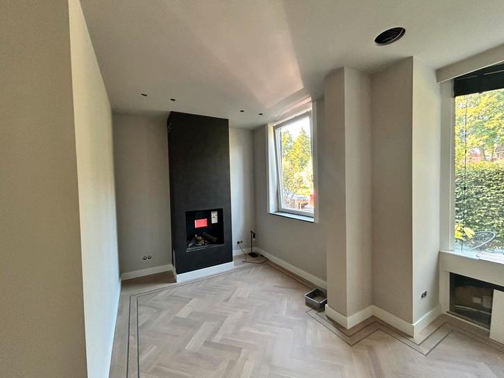 1.	Lak&Saus – Snel & Goedkoop Schilderwerk, Diensten en Vakmensen, Schilders en Behangers, Behangen, Binnenschilderwerk, Decoratieschilderwerk