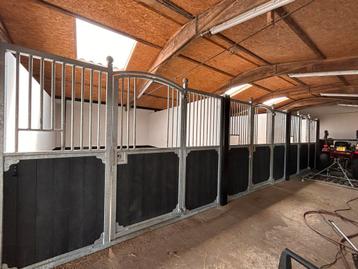Luxe paardenboxfronten in zeer goede staat! beschikbaar voor biedingen