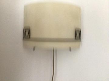 Wandlampje beschikbaar voor biedingen