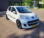 Peugeot 107 1.0-12V XR 2011, Wit, Multimedia, Elecra, 5-drs., Voorwielaandrijving, Euro 5, Stof, Gebruikt