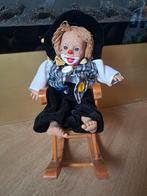 Vintage Clown Pop met Schommelstoel, Verzamelen, Poppen, Ophalen of Verzenden, Gebruikt, Pop