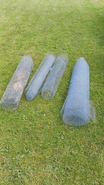 4 rollen gaas beschikbaar voor biedingen