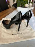 L.K. Bennett Zwarte Lak Pumps - Maat 38, Kleding | Dames, Ophalen, Zo goed als nieuw, Zwart