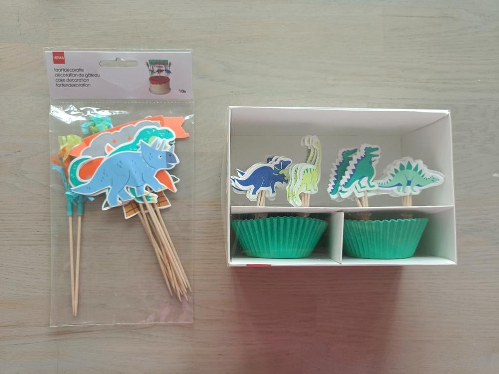 Dino Cupcake Set - Vormpjes en Prikkers, Ophalen of Verzenden, Nieuw, Taarten of Cupcakes, Versiering