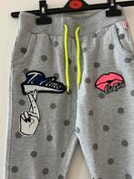 152 158 Vingino joggingbroek grijs met stippen, Broek, Meisje, Ophalen of Verzenden, Zo goed als nieuw
