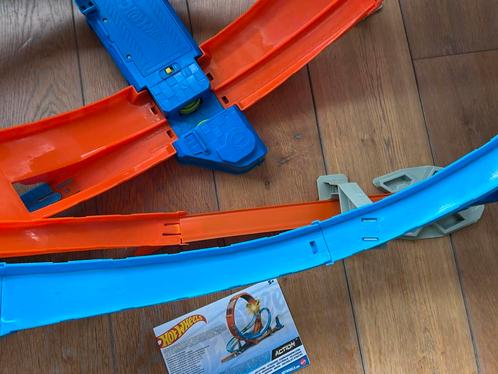Hotwheels mega looping + auto, Kinderen en Baby's, Speelgoed | Racebanen, Zo goed als nieuw, Hot Wheels, Ophalen of Verzenden