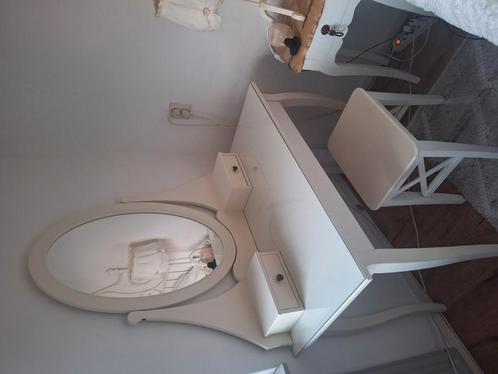 Zgan witte kaptafel met kruk, Huis en Inrichting, Tafels | Kaptafels, Zo goed als nieuw, Minder dan 100 cm, Hout, Ophalen