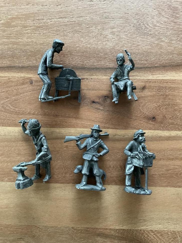 Aanbieding - 8 Tinnen figuren ( beroepen / dieren ), Antiek en Kunst, Antiek | Tin, Ophalen of Verzenden