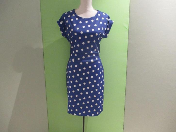 Sophia (Pure Feminine) jurk maat M (made in Italy), Kleding | Dames, Jurken, Zo goed als nieuw, Maat 38/40 (M), Blauw, Onder de knie