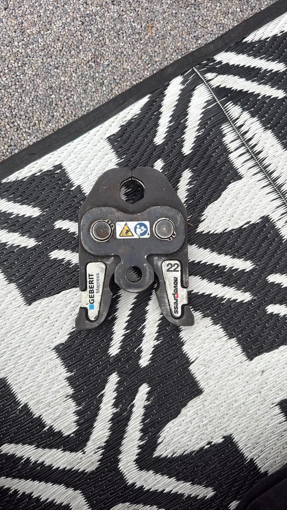 Geberit mapress novopress bek maat 22, Tuin en Terras, Hand-tuingereedschap, Gebruikt, Overige soorten, Ophalen of Verzenden