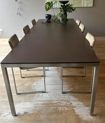 Metaform eet-of vergadertafel 300x100 kwartsstenen tafelblad beschikbaar voor biedingen