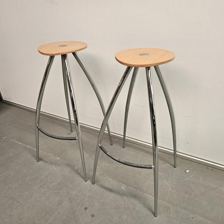 Lyra Magis design barkruk - zithoogte 78 cm, Huis en Inrichting, Barkrukken, Gebruikt