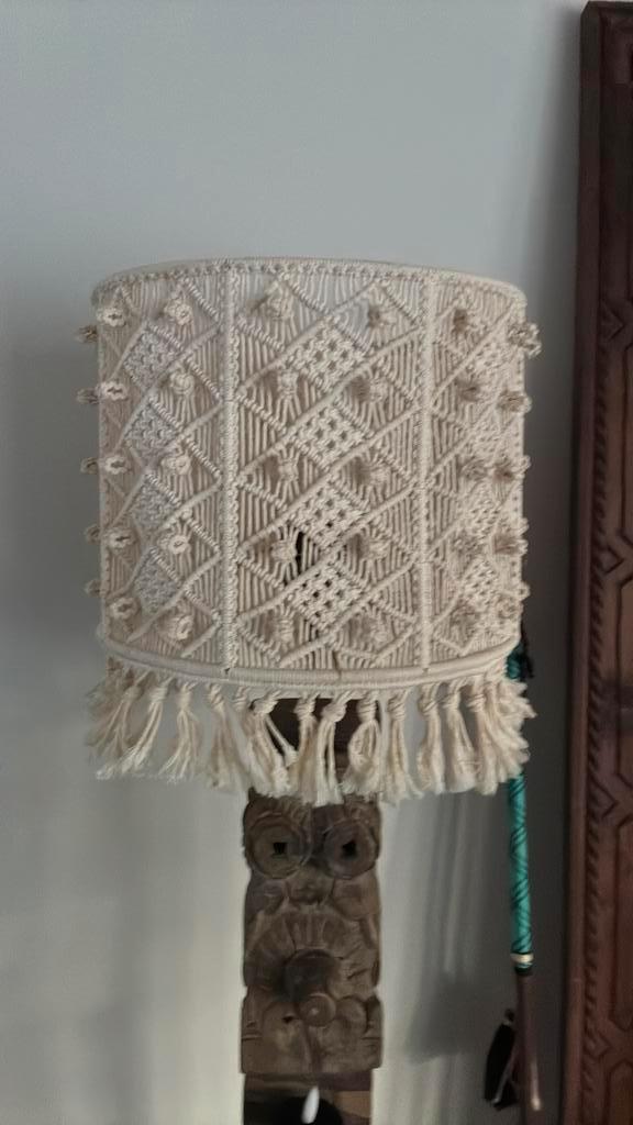 Oude macrame lampenkap, Huis en Inrichting, Lampen | Lampenkappen, Gebruikt, Minder dan 25 cm, Rond, Ophalen of Verzenden